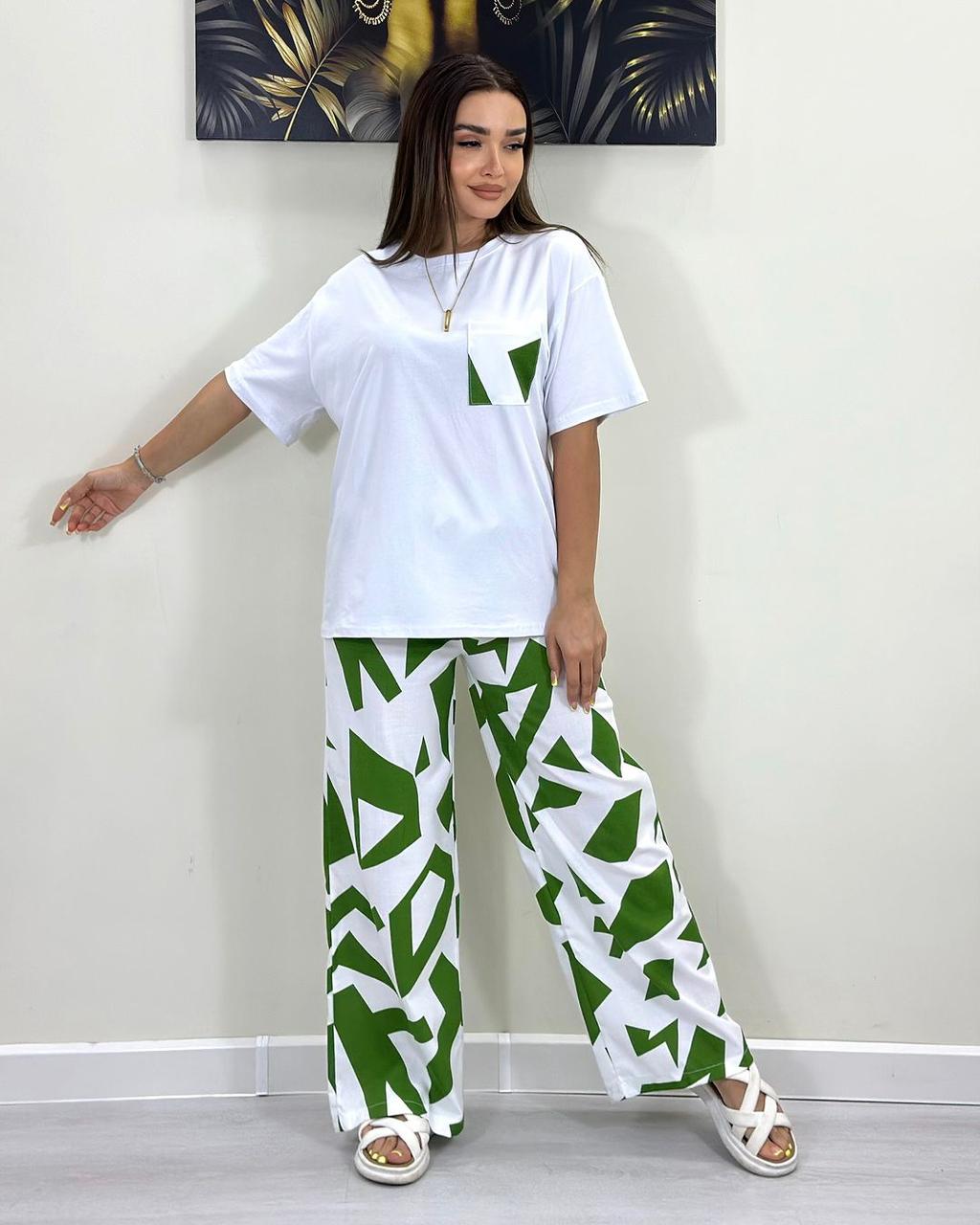 WOMANS TRACKSUIT