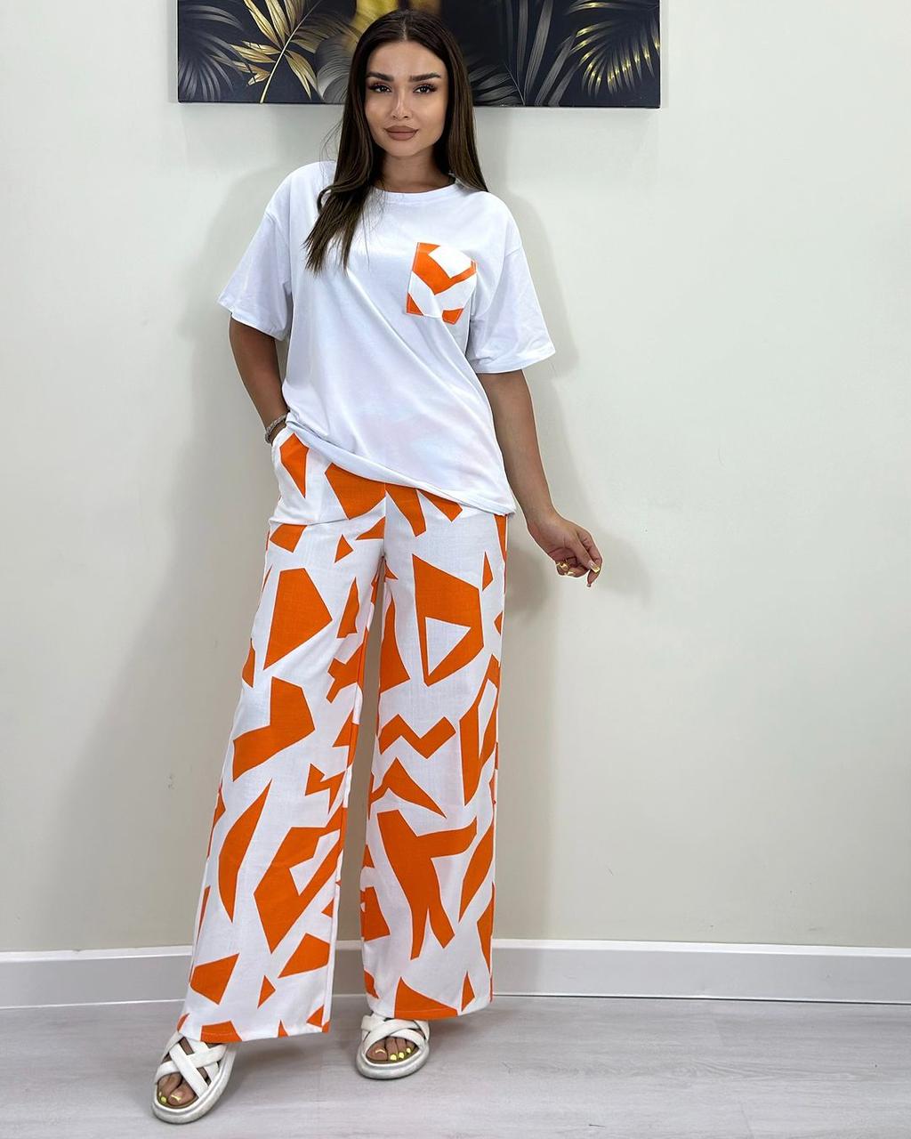 WOMANS TRACKSUIT